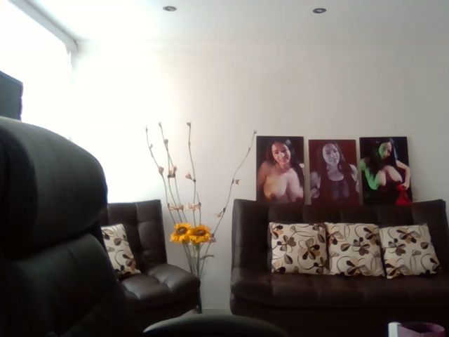 Live sex webcam photo for Kimberlybird #269624326