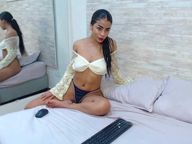 Live sex webcam photo for alisha-kim #269613756
