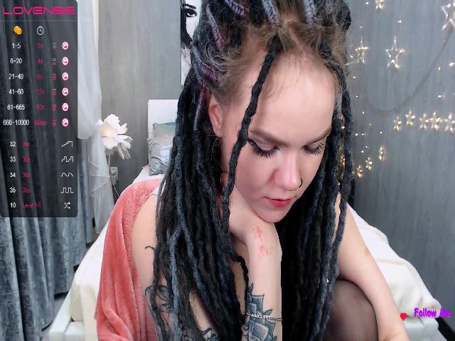 Live sex webcam photo for KerryBlair #269619996