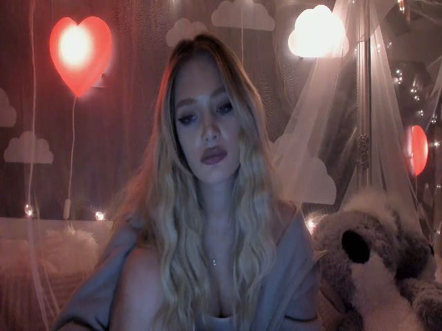 Live sex webcam photo for TheRosette #269615533