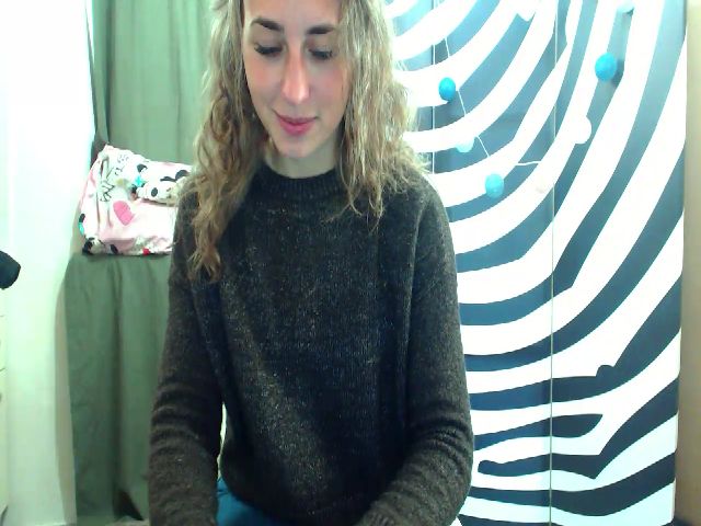 Live sex webcam photo for HeartGirl #269622862