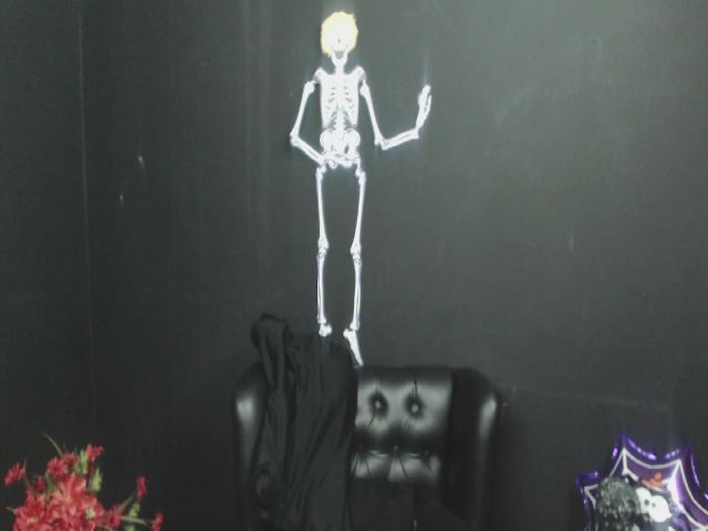 Live sex webcam photo for samantasmithh #269619925