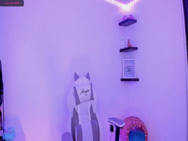 Live sex webcam photo for Molly_Cooper #269620923