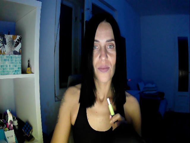Live sex webcam photo for Beatrice_18 #269629643