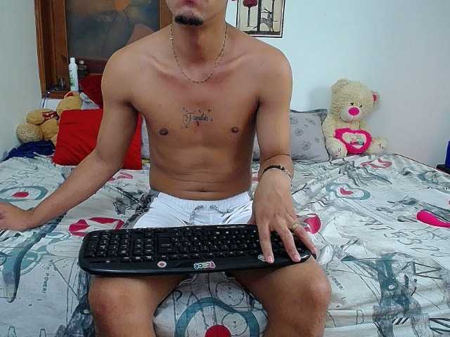 Live sex webcam photo for couplesgame2 #269626403