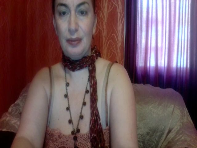 Live sex webcam photo for EmilyBelly #269623775