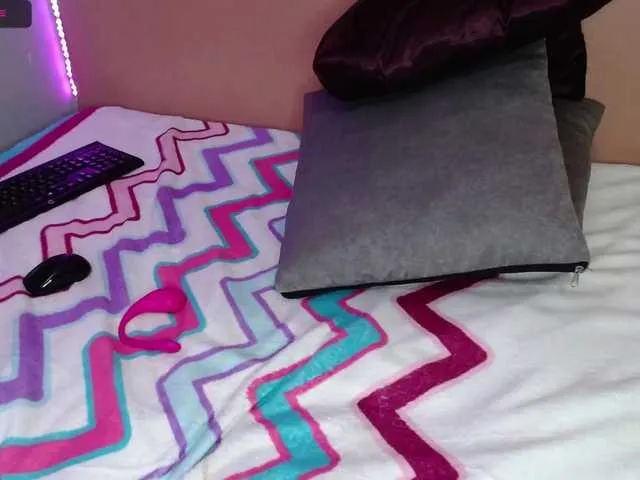 Live sex webcam photo for VioletCheery #269613001
