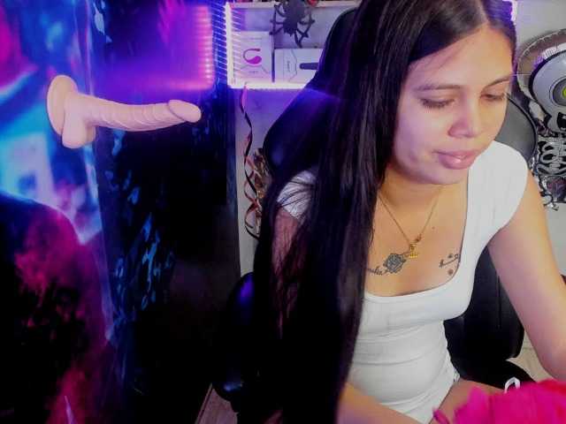 Live sex webcam photo for XCrislerSweet #269622244