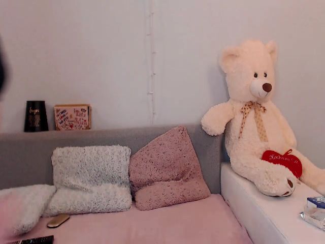 Live sex webcam photo for AliceSkye #269629978