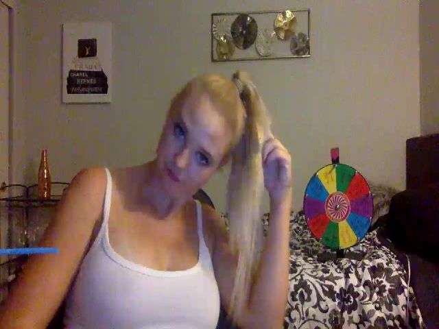 Live sex webcam photo for Paisleyporter #269614620