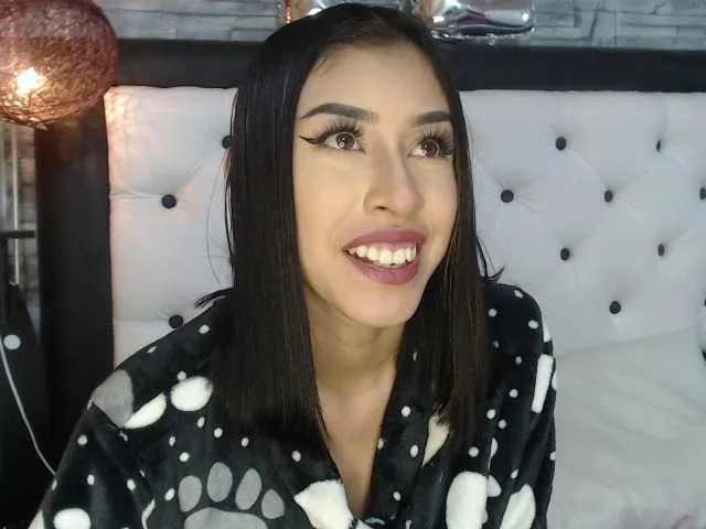 Live sex webcam photo for RoseClinton #269618353