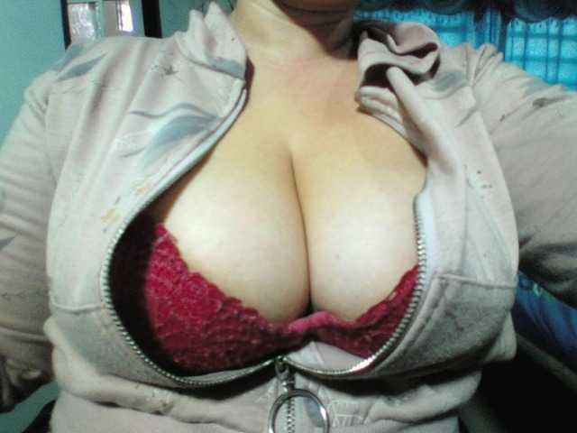 Live sex webcam photo for Sweet23emily #269622533