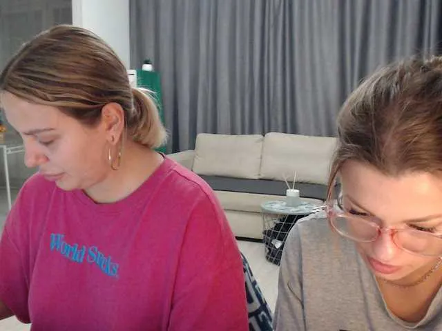 Live sex webcam photo for BugaGirls #269642199