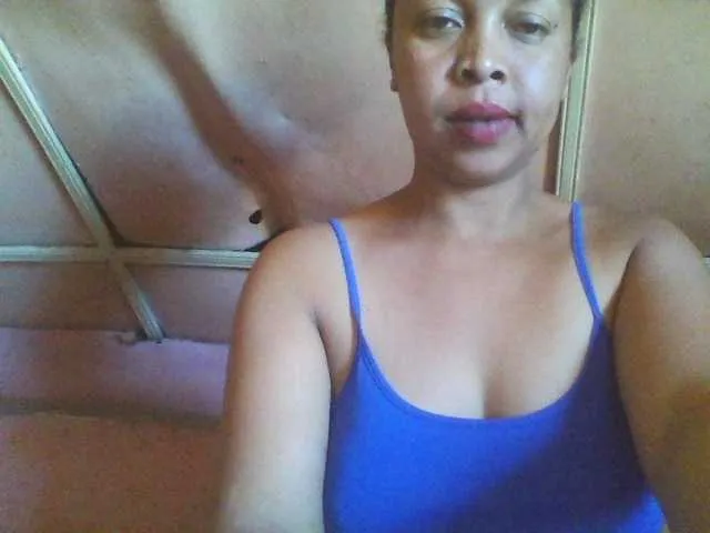 Live sex webcam photo for big-ass-sexy #269639233