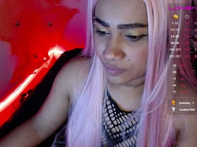 Live sex webcam photo for zoedirty #269636382