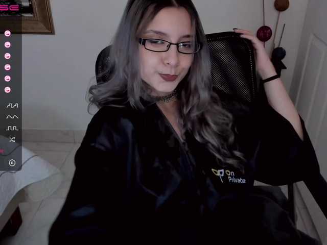 Live sex webcam photo for LilithMystic #269643012