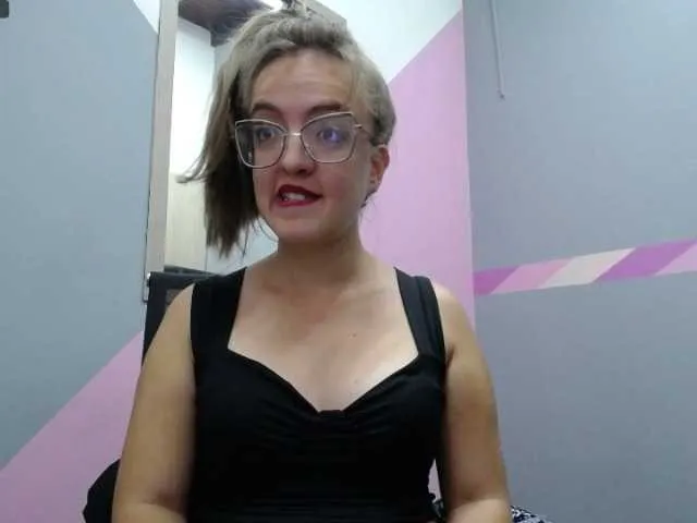 Live sex webcam photo for VennusDiesell #269632559