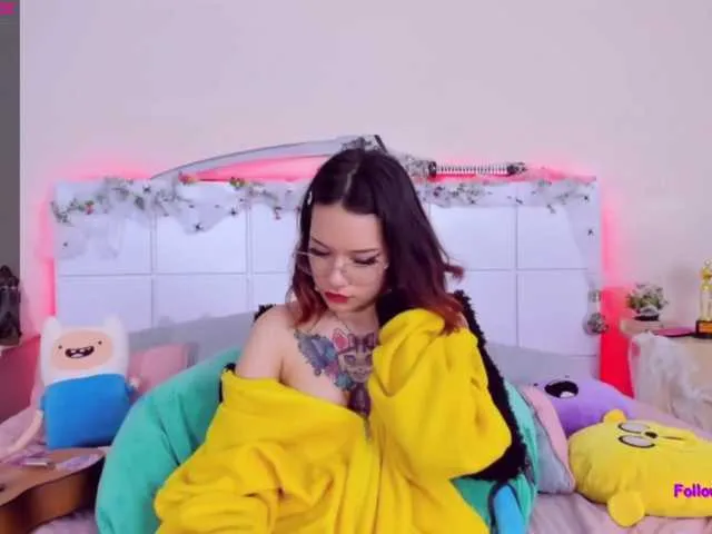 Live sex webcam photo for CherryLunette #269631147