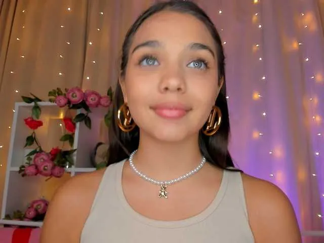 Live sex webcam photo for EmilyShaik #269642572