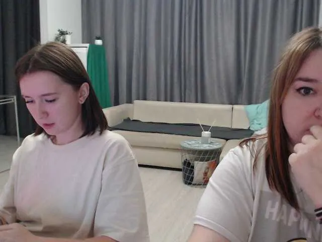 Live sex webcam photo for ChloeLexy #269631223