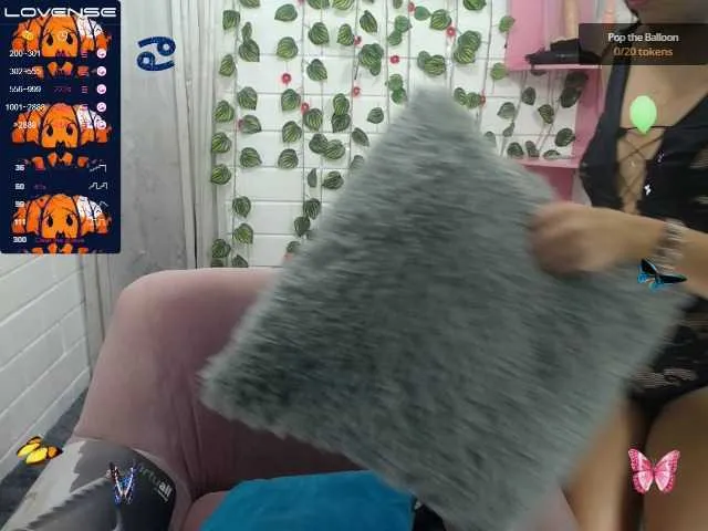 Live sex webcam photo for SOY-KENDAL #269639389
