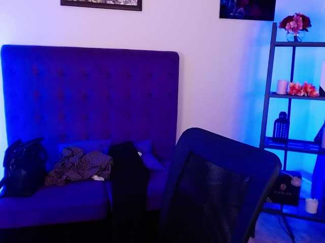 Live sex webcam photo for your-angel96 #269631829