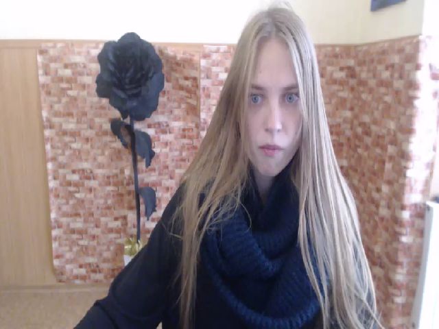 Live sex webcam photo for SshyTeen #269636836