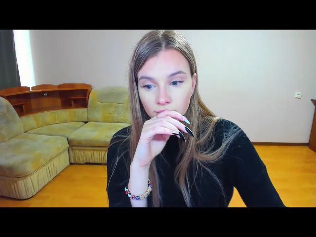 Live sex webcam photo for AlyaHoney #269634916