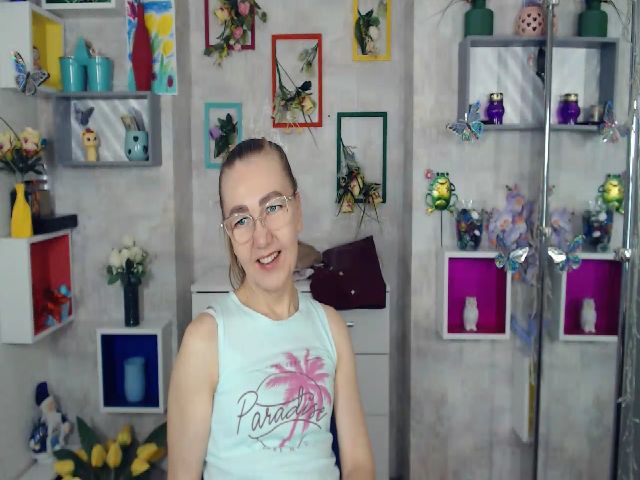 Live sex webcam photo for Greybunny #269637187