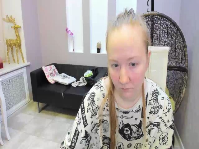 Live sex webcam photo for StunningKelly #269635222