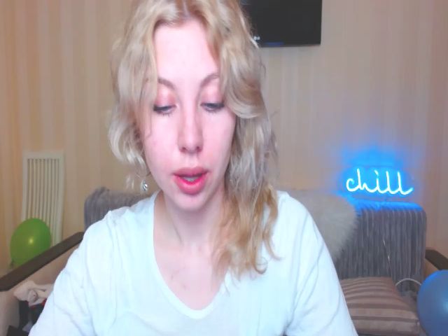 Live sex webcam photo for MollyDiamond1 #269641193