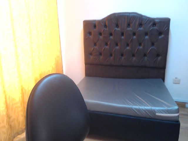 Live sex webcam photo for Emmaafox #269643591