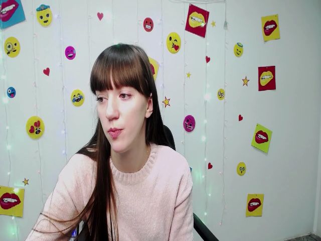 Live sex webcam photo for AgataLinn #269634591