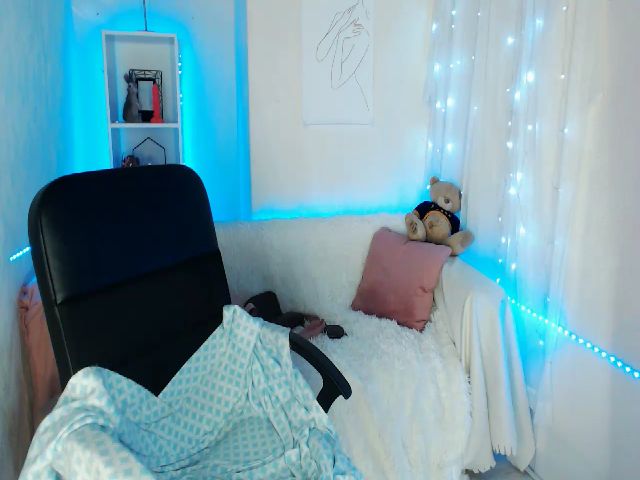 Live sex webcam photo for Brightineyes #269634254
