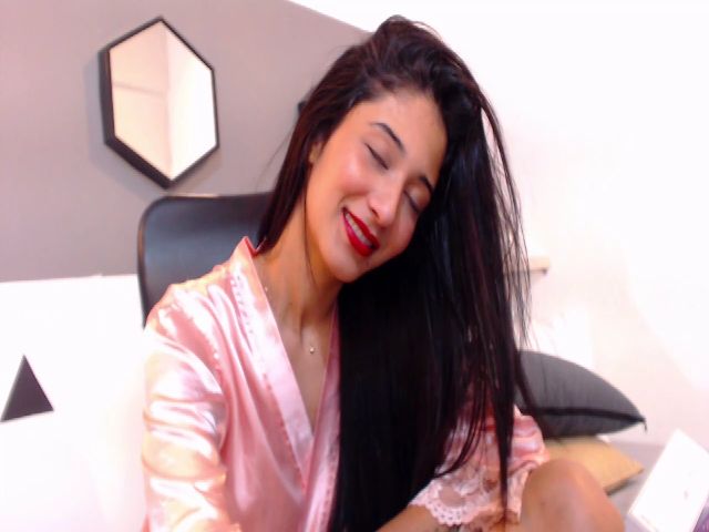 Live sex webcam photo for STORMY_FOXX #269644574