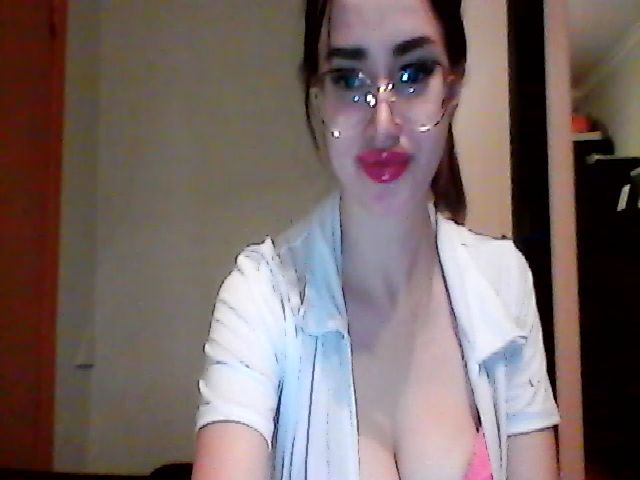 Live sex webcam photo for EmiliyaFoxy #269643865