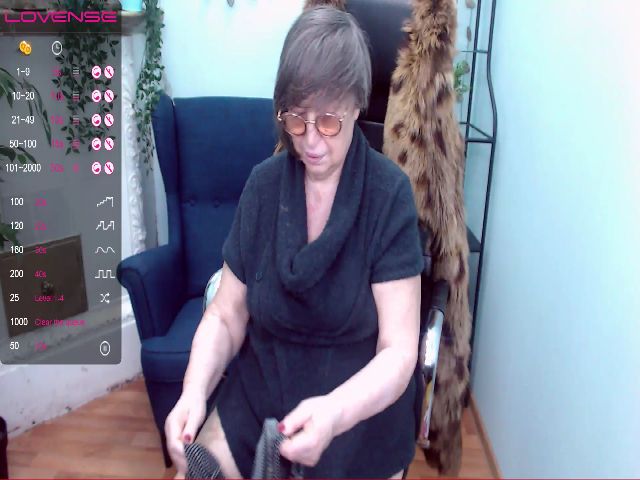 Live sex webcam photo for SharonAmore #269641210