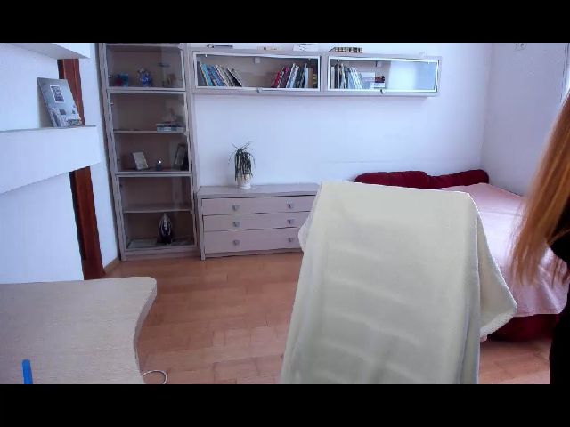 Live sex webcam photo for MelaniHewit #269636989