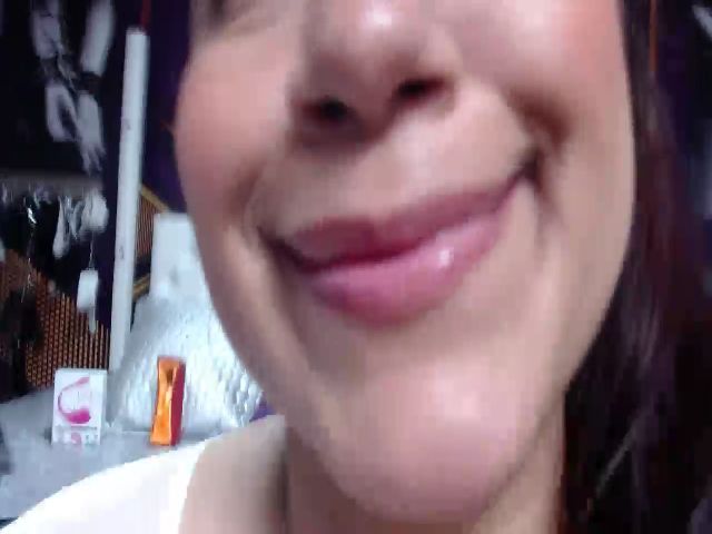 Live sex webcam photo for Emiligrey #269636536