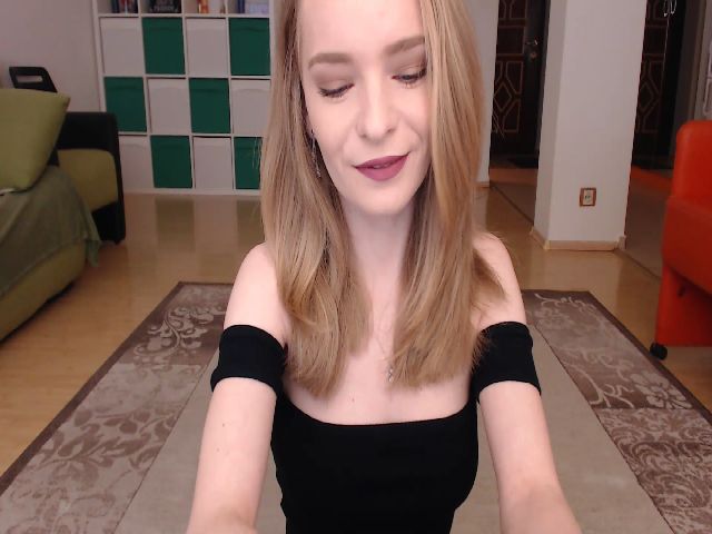 Live sex webcam photo for Miss_tasha_ #269637556