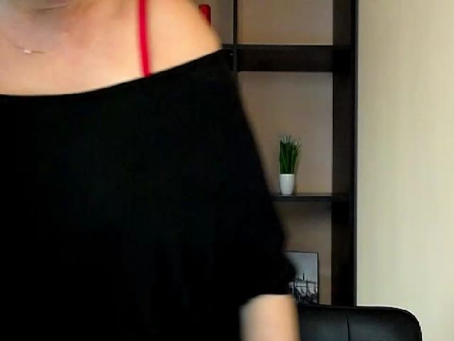 Live sex webcam photo for KailyMey #269641059