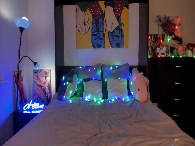 Live sex webcam photo for Holy_Michle #269645038