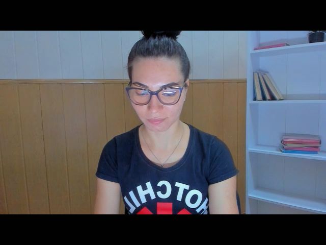Live sex webcam photo for JasmineGreyz #269641755