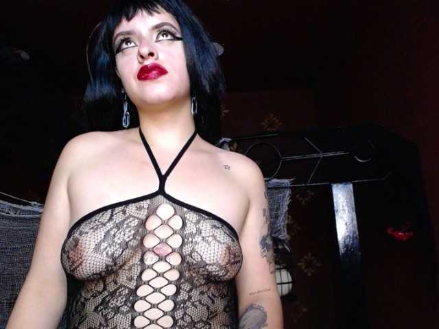 Live sex webcam photo for Alice-Drack #269632627