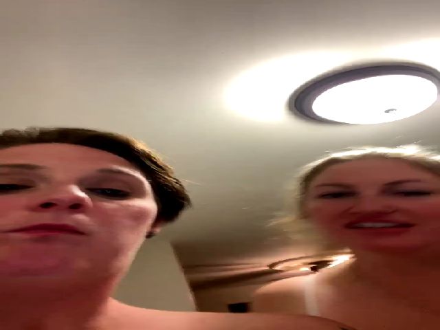 Live sex webcam photo for babyblu73 #269637159
