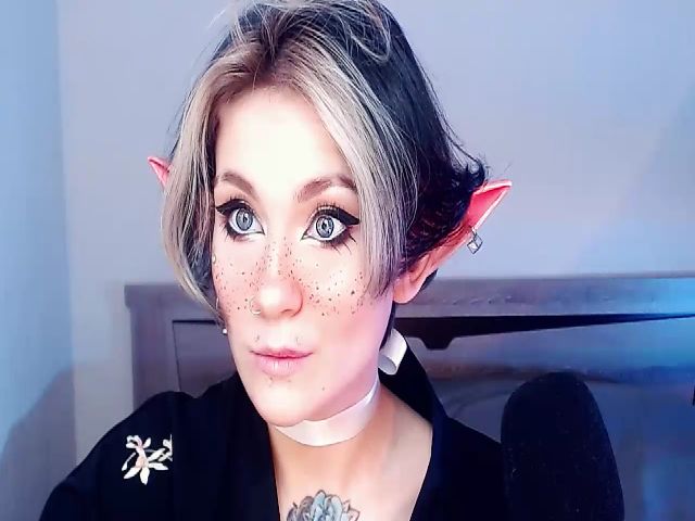 Live sex webcam photo for Hella_Hell #269633867