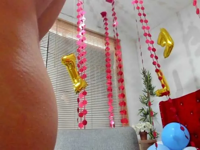 Live sex webcam photo for Colettelatina #269642940