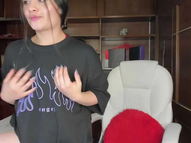 Live sex webcam photo for darling-17- #269642580