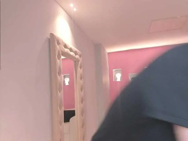 Live sex webcam photo for CaseyBloom #269639392