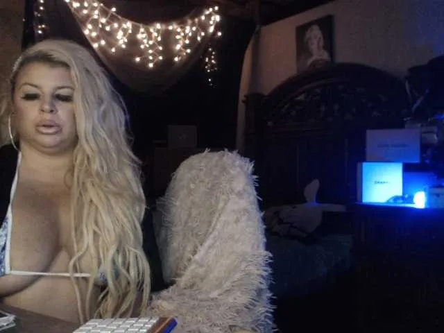 Live sex webcam photo for xtinastar #269635681